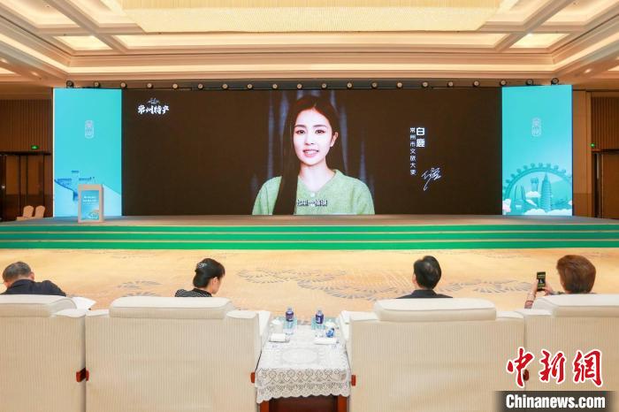 常州籍演員白鹿擔綱常州文旅大使，為家鄉(xiāng)傾情打CALL。　唐娟 攝