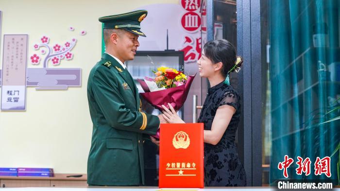 軍功章有你的一半?！堦愑?攝