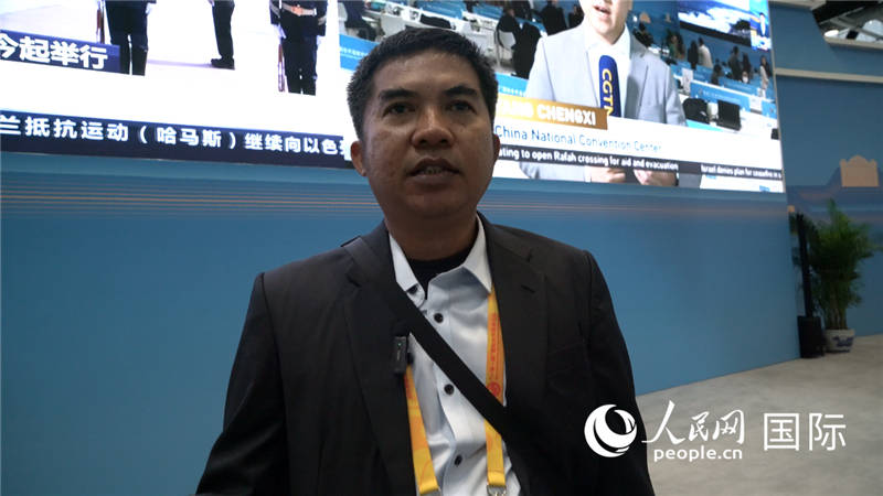 印尼《辛加朗綜合日報(bào)》記者班邦·蘇利斯提奧（Bambang Sulistio）與記者交談。人民網(wǎng) 楊春燕攝