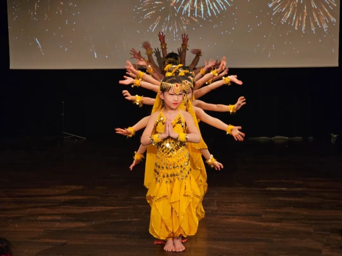 舞蹈《千手觀音》。中國駐瑞典大使館供圖。