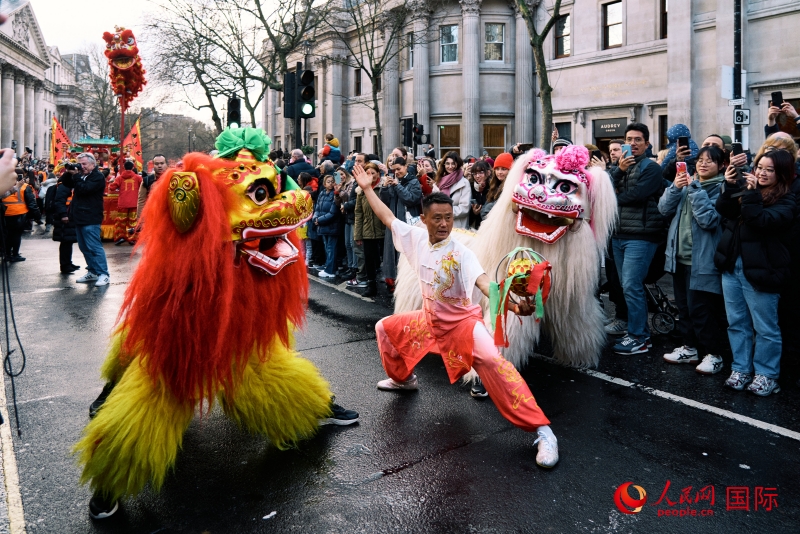 倫敦新春慶典現(xiàn)場。人民網(wǎng) 郭錦標、楊浩鵬攝