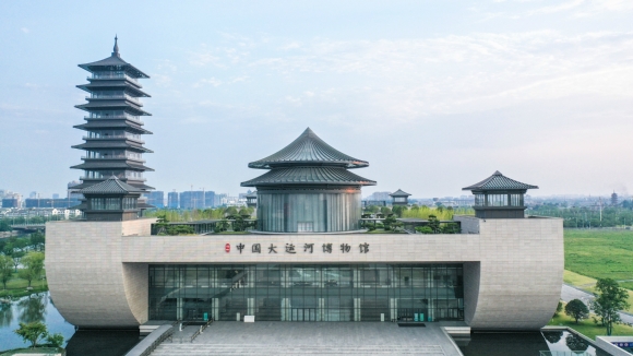  運(yùn)河畔的揚(yáng)州中國大運(yùn)河博物館。 齊立廣攝