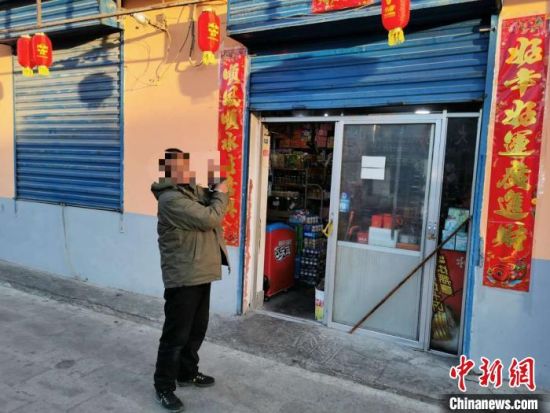 圖為犯罪嫌疑人指認現(xiàn)場?！∏嗪Ｊ」矎d森林警察總隊刑偵治安支隊供圖