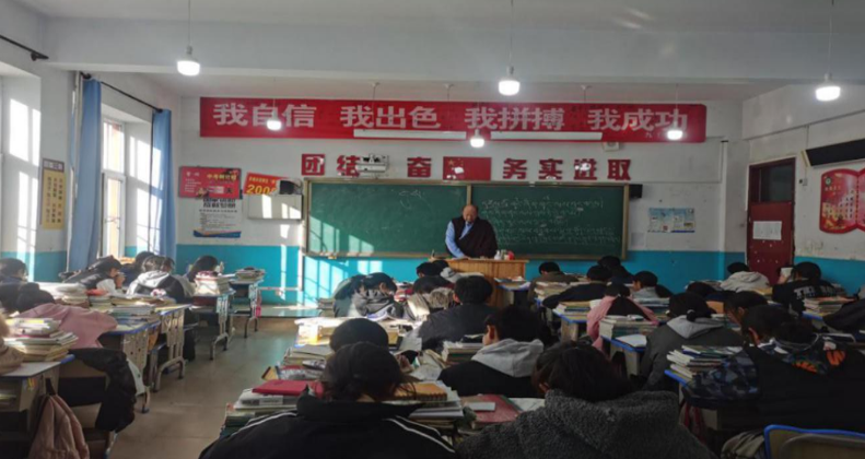 青?，斍撸寒惖剞k班讓孩子享受優(yōu)質(zhì)教育