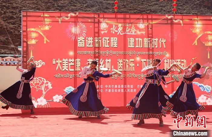 舞蹈《吉祥熱巴》?！∶⒖悼h委宣傳部供圖