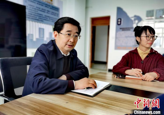 （兩會(huì)聲音）全國(guó)政協(xié)委員趙海興：師者為師亦為范，建議設(shè)教師理想信念教育基地