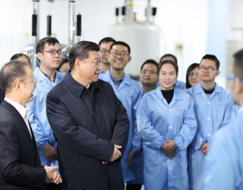 2019年1月17日，習(xí)近平在天津南開(kāi)大學(xué)元素有機(jī)化學(xué)國(guó)家重點(diǎn)實(shí)驗(yàn)室同師生親切交流。