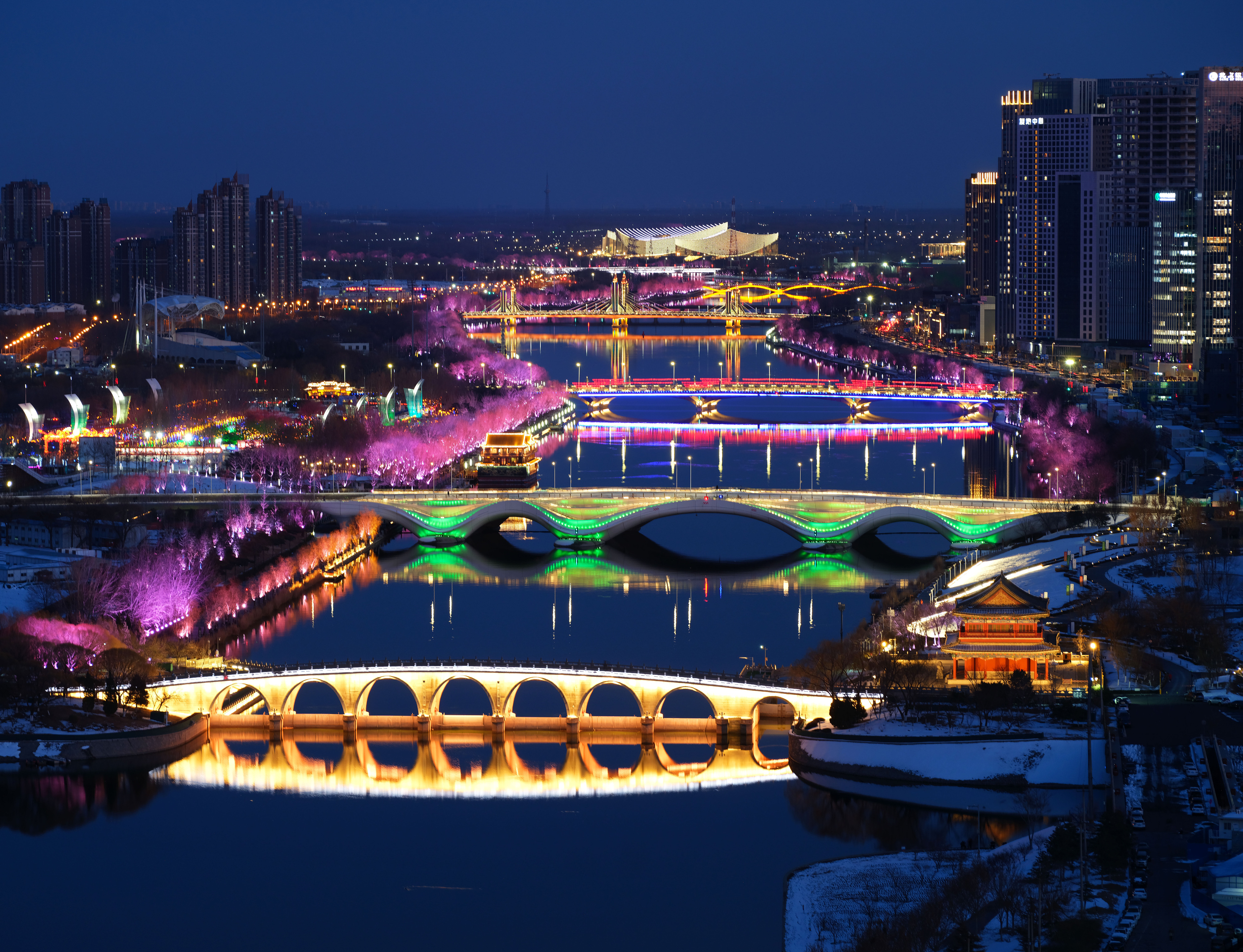 2024年2月22日，京杭大運河北京通州段夜景。