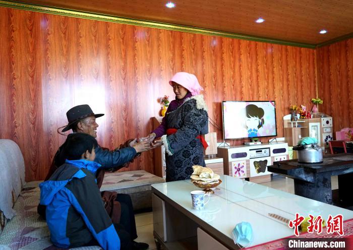 圖為易地搬遷后的哇保家。　才項什姐 攝