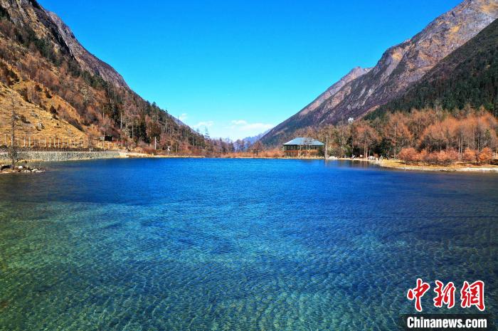 畢棚溝景區(qū)風(fēng)光?！“苍?攝