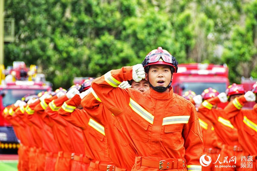 誓師大會現(xiàn)場。人民網(wǎng) 李海霞 攝