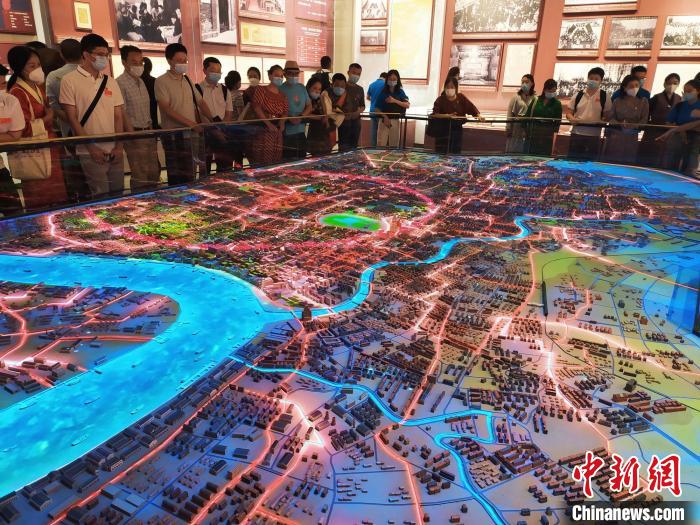 日喀則文化與旅游管理工作者上?！叭〗?jīng)”領(lǐng)悟生態(tài)旅游內(nèi)涵