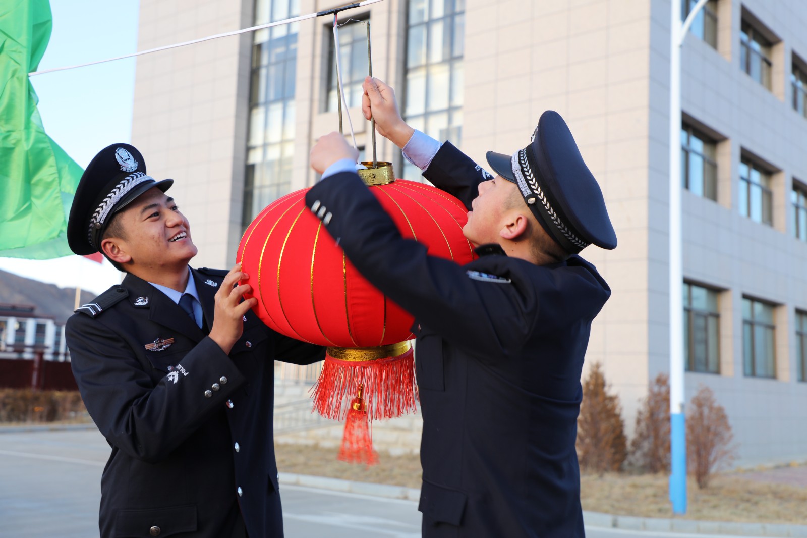 （要聞 新媒體）雪域邊關(guān)的他們，是歸途的(4189296)-20230122091651.jpg